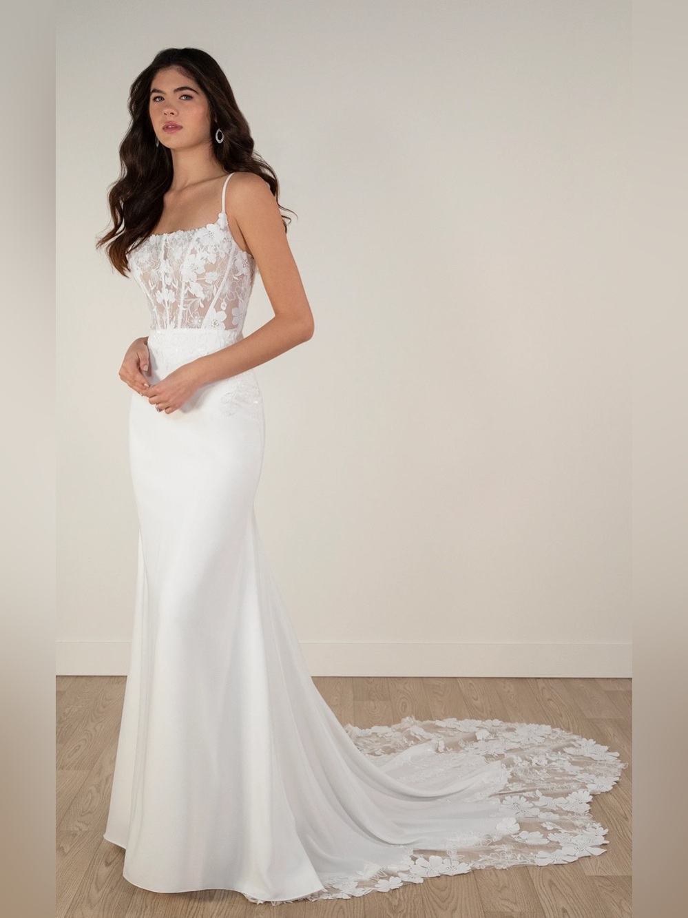 SPAGHETTI STRAP COLUMN WEDDING DRESS IN LACE AND CREPE